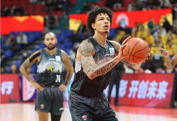 辽宁客场不敌吉林 姜伟泽21+5+5率队爆冷取胜 赵继