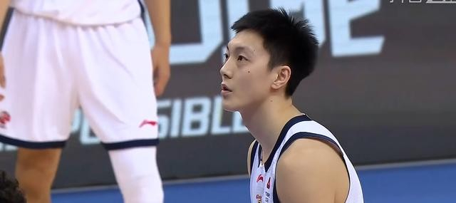 广东客场险胜青岛 裁判严判成关键变量 新人替补