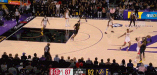 詹姆斯率湖人双杀火箭 杜兰特空砍23+6+4