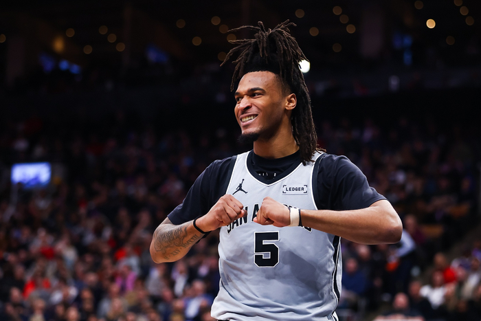 马刺力克黄蜂文班亚马复出砍32+12+8助 卡斯尔10助